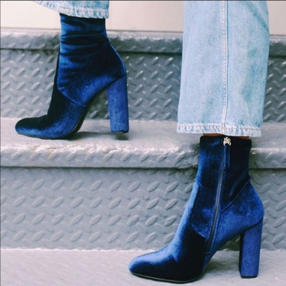 Steve Madden Edit Blue Velvet Ankle Zip Up Boots - Picture 1 of 8